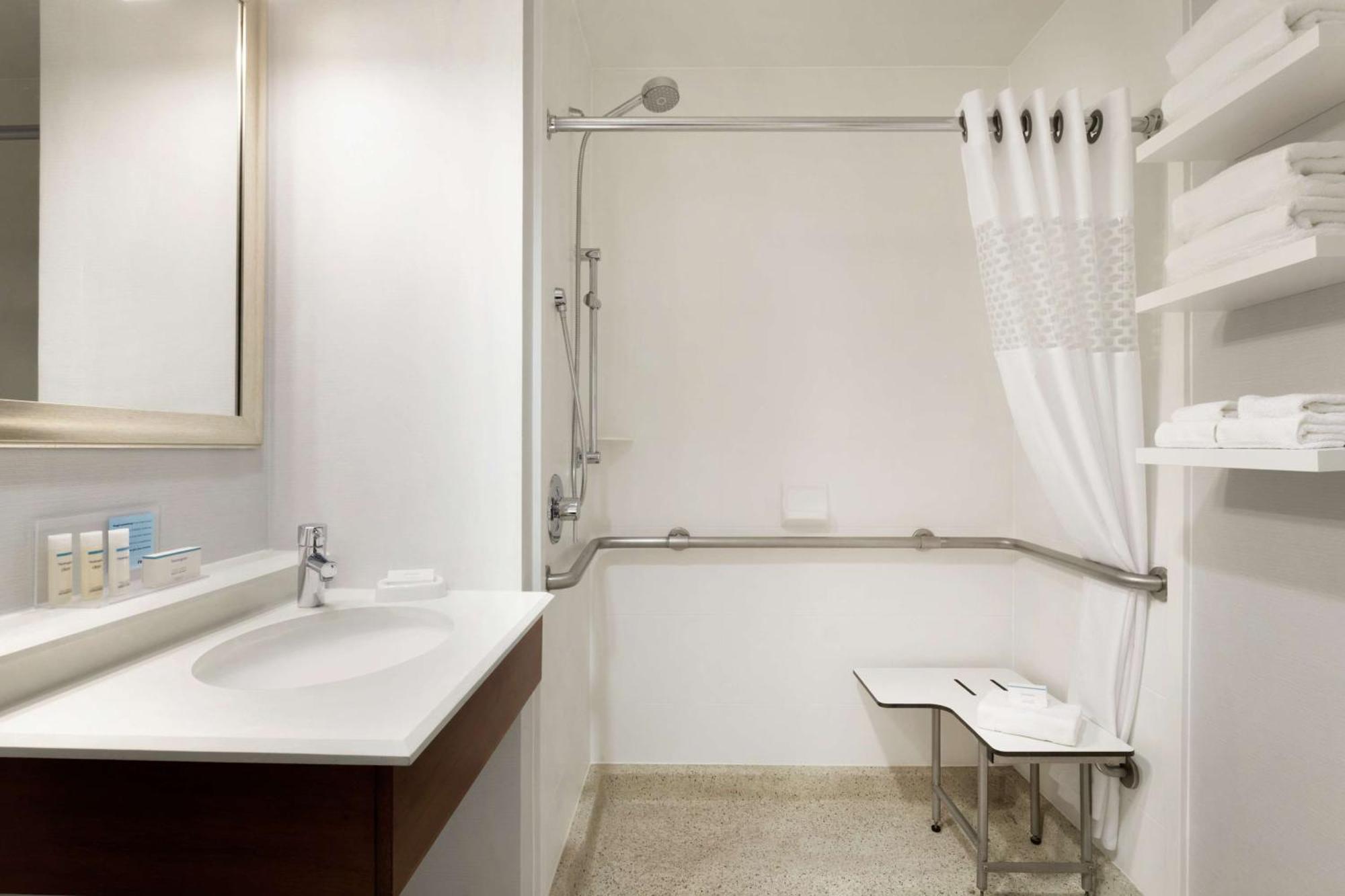 Hampton Inn Long Island-Brookhaven Farmingville Dış mekan fotoğraf